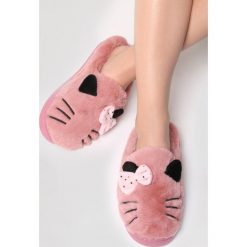 Różowe Klapki Love Story. Czerwone klapki damskie other, z materiału, na platformie. Za 49,99 zł.