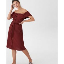 Sukienka off shoulder - Bordowy. Czerwone sukienki damskie House, s, bez wzorów, bez kołnierzyka, bez rękawów. Za 99,99 zł.