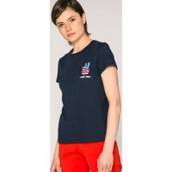 Tommy Jeans - Top. Niebieskie bluzki z odkrytymi ramionami marki Tommy Jeans, s, z nadrukiem, z bawełny, z okrągłym kołnierzem. W wyprzedaży za 129,90 zł.