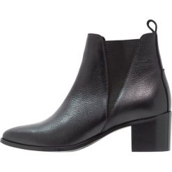 KIOMI Ankle boot black. Czarne botki damskie na zamek KIOMI, z materiału. Za 419,00 zł.