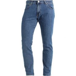 Rurki męskie: Wrangler LARSTON Jeansy Slim Fit midstone