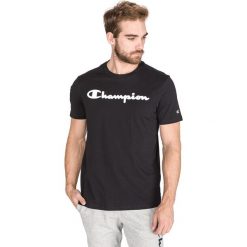 Champion Koszulka Czarny. Czarne podkoszulki męskie Champion, m, z nadrukiem, z bawełny, z krótkim rękawem. Za 111,95 zł.