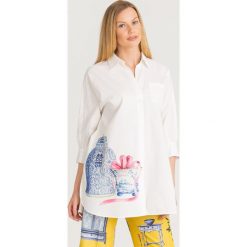 KOSZULA ADEPTO Weekend Max Mara. Białe koszule damskie Weekend Max Mara, na co dzień, z nadrukiem, z bawełny, z włoskim kołnierzykiem, bez rękawów. Za 671,30 zł.