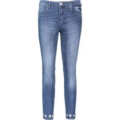 Dżinsy "Antonia" - Skinny fit - w kolorze niebieskim. Rurki damskie Rosner, w paski. W wyprzedaży za 217,95 zł.
