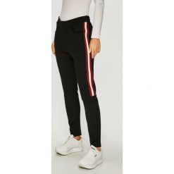 G-Star Raw - Spodnie. Czarne spodnie damskie G-Star RAW, s, bez wzorów, z elastanu, retro. W wyprzedaży za 269,90 zł.
