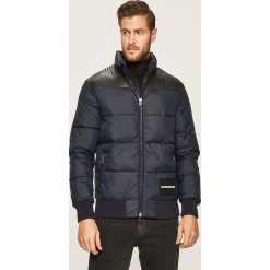 Calvin Klein Jeans - Kurtka. Niebieskie płaszcze męskie Calvin Klein Jeans, xl, bez wzorów, z elastanu, krótkie, bez kaptura. W wyprzedaży za 579,90 zł.