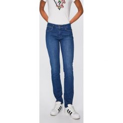 Wrangler - Jeansy Body Bespoke. Niebieskie jeansy damskie slim marki Wrangler, z elastanu. Za 329,90 zł.