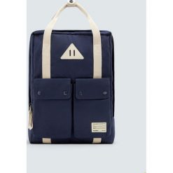 Niebieski plecak school. Zielone plecaki damskie Pull&Bear, bez wzorów. Za 79,90 zł.