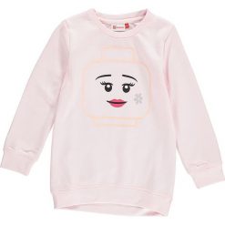 Bluza "Sabrine 606" w kolorze jasnoróżowym. Czerwone bluzy dziewczęce rozpinane LEGO Wear, z aplikacjami. W wyprzedaży za 82,95 zł.