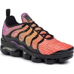 Buty NIKE - Air Vapormax Plus 924453 604 Bright Crimson/Reflect Silver. Szare półbuty męskie Nike, na co dzień, bez wzorów, z tworzywa sztucznego, klasyczne, bez zapięcia. W wyprzedaży za 699,00 zł.