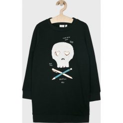 Name it - Bluza dziecięca 122-164 cm. Czarne bluzy dziewczęce Name it, z nadrukiem, z bawełny, bez rękawów, bez kaptura. W wyprzedaży za 69,90 zł.