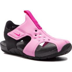 Sandały NIKE - Sunray Protect 2 (PS) 943826 602 Psychic Pink/Laser Fuchsia. Różowe sandały dziewczęce Nike, z tworzywa sztucznego, bez zapięcia. W wyprzedaży za 139,00 zł.