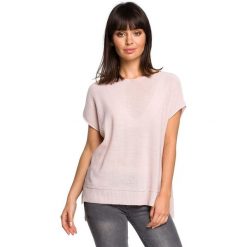 Sweter z dekoltem na plecach - różowy. Różowe swetry damskie BE, na lato, uniwersalny, bez wzorów, z jeansu, z krótkim rękawem, krótkie, bez kaptura. Za 109,00 zł.