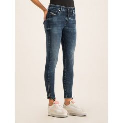 Jeansy Regular Fit Diesel 00SPU 069GW. Niebieskie jeansy damskie Diesel. W wyprzedaży za 439,00 zł.