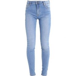 Dr.Denim REGINA Jeansy Slim Fit organic light blue. Niebieskie rurki damskie marki Dr.Denim, z elastanu. W wyprzedaży za 209,30 zł.