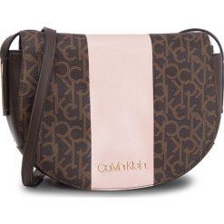 Torebka CALVIN KLEIN - Mono Block Saddle Ba K60K604688 901. Brązowe listonoszki damskie Calvin Klein, ze skóry ekologicznej. Za 449,00 zł.