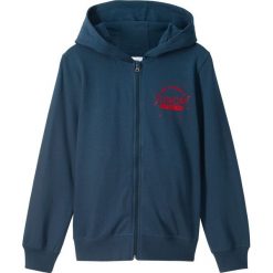 Bluza rozpinana z kapturem bonprix ciemnoniebieski z nadrukiem. Niebieskie bluzy dziewczęce bonprix, z nadrukiem, bez rękawów, z kapturem. Za 32,99 zł.