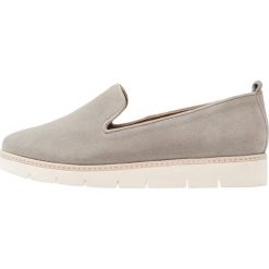 Pier One Półbuty wsuwane grey. Szare półbuty damskie Pier One, ze skóry. Za 299,00 zł.