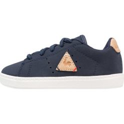 Le coq sportif COURTONE INF+GS S Tenisówki i Trampki dress blue/croissant. Czerwone tenisówki męskie marki le coq sportif, z gumy, na sznurówki. Za 179,00 zł.