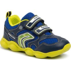Sneakersy GEOX - J Munfrey B. C J024BC 014BU C0749 S Navy/Lime. Niebieskie trampki chłopięce Geox, bez wzorów, ze skóry ekologicznej, na rzepy. W wyprzedaży za 219,00 zł.