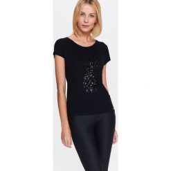 DAMSKI T-SHIRT Z BŁYSZCZĄCĄ APLIKACJĄ. Czarne t-shirty damskie Top Secret, z aplikacjami, eleganckie, z klasycznym kołnierzykiem. W wyprzedaży za 9,99 zł.