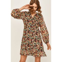 Answear - Sukienka. Sukienki damskie ANSWEAR, na co dzień, s, w kwiaty, z poliesteru, casualowe, bez kołnierzyka, z długim rękawem, długie, mini, rozkloszowane. W wyprzedaży za 79,90 zł.