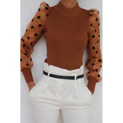Bluzka damska ZOOM. Pomarańczowe bluzki damskie IVET, na co dzień, m, bez wzorów, z tiulu, eleganckie, bez kołnierzyka, z krótkim rękawem. W wyprzedaży za 49,00 zł.