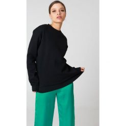 Bluzy damskie: NA-KD Basic Bluza basic oversize – Black