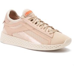 Sneakersy TOGOSHI - TG-07-02-000037 603. Brązowe półbuty damskie Togoshi, na co dzień, bez wzorów, ze skóry, bez obcasa, na płaskiej podeszwie, bez zapięcia. W wyprzedaży za 259,00 zł.
