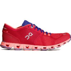 Buty ON RUNNING CLOUD X WOMAN. Czerwone buty sportowe damskie On Running, bez wzorów, sportowe, do biegania. Za 650,00 zł.