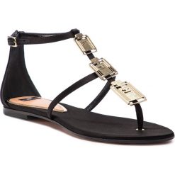 Sandały ELISABETTA FRANCHI - SA-30L-92E2-V379 Nero 110. Czarne klapki damskie marki Elisabetta Franchi, z aplikacjami, ze skóry, bez obcasa, na obcasie. Za 1949,00 zł.