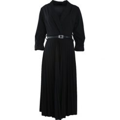 Czarna Sukienka Conformation. Czarne sukienki hiszpanki Born2be, m, midi. Za 109,99 zł.