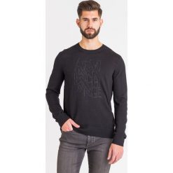 SWETER Armani Exchange. Czarne swetry męskie xl, z haftami, z wełny, z okrągłym kołnierzem. Za 305,40 zł.