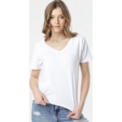Biały T-shirt Wrafdiff. Białe bluzki damskie Born2be, s, bez wzorów, z dzianiny, bez kołnierzyka. Za 54,99 zł.