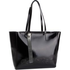 Torebka CALVIN KLEIN - Edged Shopper S K60K605051 001. Czarne torby damskie na zakupy Calvin Klein, bez wzorów, ze skóry ekologicznej, klasyczne, bez dodatków. W wyprzedaży za 399,00 zł.