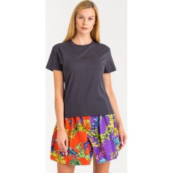 T-SHIRT PINKO. Szare t-shirty damskie Pinko, s, z aplikacjami, z bawełny, z okrągłym kołnierzem. Za 155,40 zł.