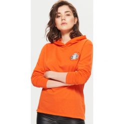 Bluza z kapturem - Pomarańczowy. Pomarańczowe bluzy damskie Cropp, s, bez wzorów, bez rękawów, z kapturem. Za 79,99 zł.
