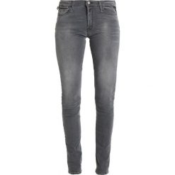 Replay ZACKIE Jeans Skinny Fit grey denim. Szare jeansy damskie Replay, z elastanu. W wyprzedaży za 447,20 zł.