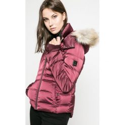 Calvin Klein Jeans - Kurtka puchowa. Fioletowe kurtki damskie Calvin Klein Jeans, s, bez wzorów, z poliesteru, krótkie. W wyprzedaży za 699,90 zł.