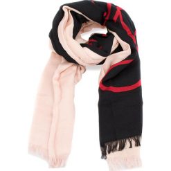 Szal CALVIN KLEIN - Block Out Scarf W K40K400193 628. Czerwone chusty damskie marki Calvin Klein, z materiału. Za 229,00 zł.
