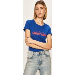 Mustang - T-shirt. Niebieskie bluzki damskie Mustang, s, z nadrukiem, z bawełny, z okrągłym kołnierzem. Za 59,90 zł.