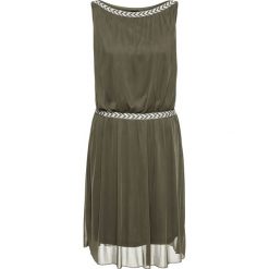 Sukienka shirtowa bonprix ciemnooliwkowy. Zielone sukienki damskie bonprix, w paski, z tkaniny, eleganckie, bez kołnierzyka, bez rękawów. Za 129,99 zł.
