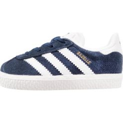 Adidas Originals GAZELLE I Tenisówki i Trampki collegiate navy/footwear white. Niebieskie trampki męskie marki adidas Originals, ze skóry ekologicznej. W wyprzedaży za 149,25 zł.