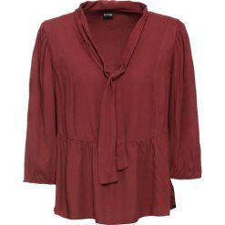Tunika z krawatką bonprix czerwony kasztanowy. Czerwone tuniki damskie bonprix, bez wzorów, eleganckie, z dekoltem w serek, bez rękawów. Za 74,99 zł.