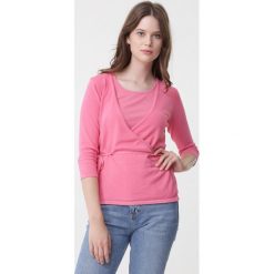 Jasnoróżowa Bluzka Methinks. Różowe bluzki damskie Born2be, s, w paski, z okrągłym kołnierzem, z krótkim rękawem. Za 29,99 zł.
