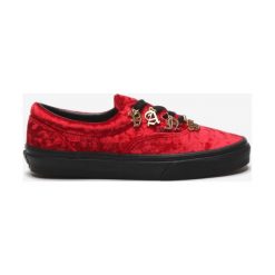 Vans ID Era Slip On Buty Czerwony. Czerwone trampki i tenisówki damskie Vans, bez wzorów, z materiału, bez zapięcia. Za 343,95 zł.
