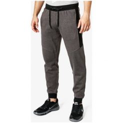 Umbro Spodnie Pyrite , szary, rozmiar XXL. Szare spodnie męskie Umbro, xxl, bez wzorów, z bawełny. W wyprzedaży za 79,99 zł.