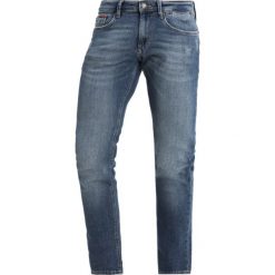 Tommy Jeans SLIM SCANTON Jeansy Slim Fit illinois mid blue stretch destructed. Niebieskie jeansy męskie relaxed fit Tommy Jeans, z bawełny. W wyprzedaży za 411,75 zł.