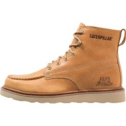 Buty zimowe męskie: Caterpillar GLENROCK MID Botki sznurowane tawny