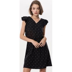 Czarna Sukienka No More. Czarne sukienki damskie Born2be, na co dzień, xl, bez wzorów, bez kołnierzyka, z krótkim rękawem, krótkie, mini, proste. Za 59,99 zł.